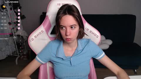 Snapshot of allie_hazie chatting on October 19, 1:06 am alice online show from October 19, 1:06 am