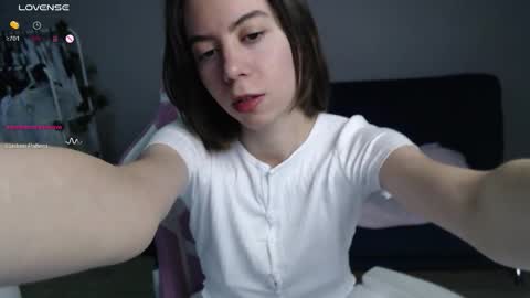 Snapshot of allie_hazie chatting on December 13, 9:42 pm alice online show from December 13, 9:42 pm