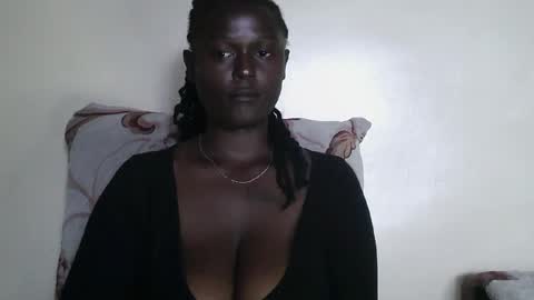 Snapshot of allie_quin chatting on June 13, 8:12 am Allie online show from June 13, 8:12 am