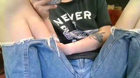 Snapshot of alliebearx chatting on March 2, 7:56 pm alliebearx online show from March 2, 7:56 pm