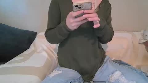 alliebearx online show from April 8, 8:53 pm