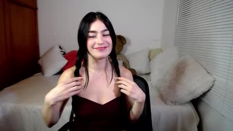 Snapshot of allierose_ chatting on January 8, 5:27 am Allie online show from January 8, 5:27 am