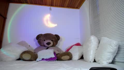 Snapshot of allierose_ chatting on January 29, 11:14 pm Allie online show from January 29, 11:14 pm