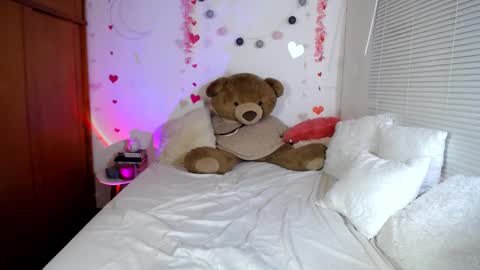 Snapshot of allierose_ chatting on February 26, 9:58 pm Allie online show from February 26, 9:58 pm