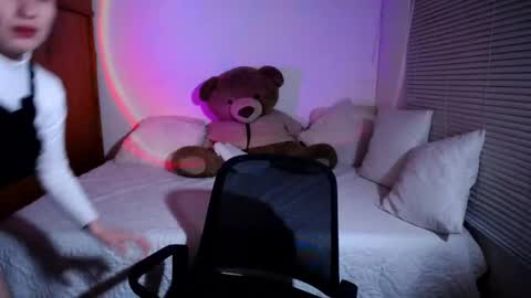 Snapshot of allierose_ chatting on March 8, 12:55 am Allie online show from March 8, 12:55 am