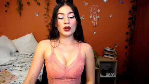 Snapshot of allierose_ chatting on October 7, 3:42 pm Allie online show from October 7, 3:42 pm