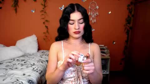 Snapshot of allierose_ chatting on October 22, 6:07 pm Allie online show from October 22, 6:07 pm