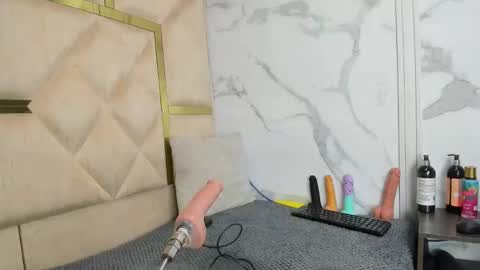 allison_69ts online show from November 13, 5:17 am