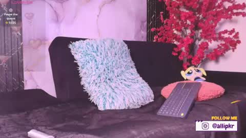 Snapshot of allison_parker1_ chatting on May 25, 12:11 pm allison_parker1_ online show from May 25, 12:11 pm