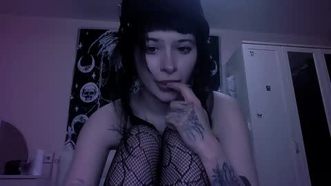 Alis online show from April 8, 7:47 pm