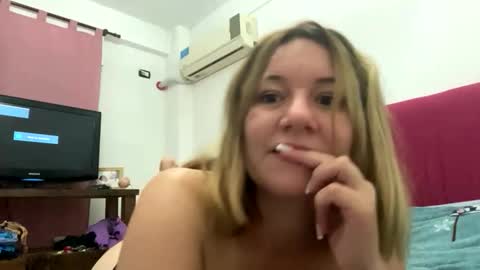 allisonlove2 online show from April 13, 5:02 am