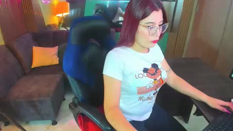 Snapshot of allisonlove_88 chatting on October 17, 4:26 am ALLISON online show from October 17, 4:26 am