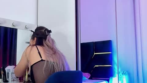 AllisonSweetie online show from March 15, 12:00 pm