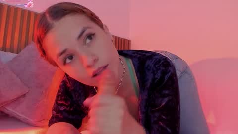 Snapshot of alliss_ginger_ chatting on October 9, 7:56 pm A L L I S S online show from October 9, 7:56 pm