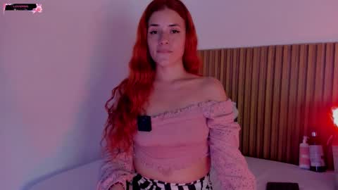 Snapshot of alliss_ginger_ chatting on November 26, 7:48 pm A L L I S S online show from November 26, 7:48 pm