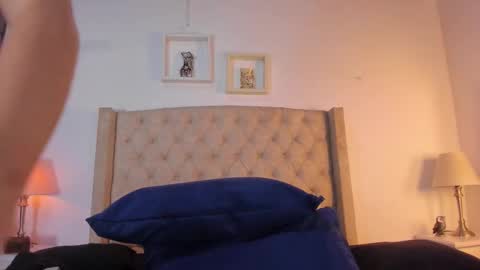 allisson online show from November 11, 12:05 pm