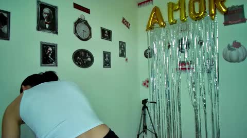 Snapshot of allisson_rose chatting on October 27, 7:51 pm Alli online show from October 27, 7:51 pm