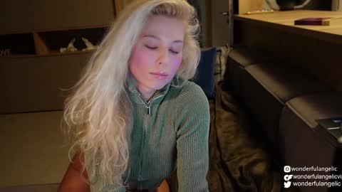 Snapshot of allissonhotbb chatting on February 26, 5:39 pm allissonhotbb online show from February 26, 5:39 pm