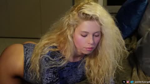 Snapshot of allissonhotbb chatting on March 5, 7:06 pm allissonhotbb online show from March 5, 7:06 pm