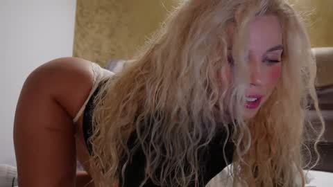 Snapshot of allissonhotbb chatting on September 16, 6:09 pm allissonhotbb online show from September 16, 6:09 pm