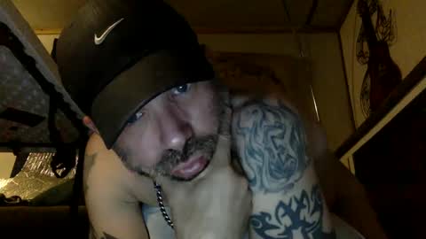 Snapshot of allitrunnin chatting on October 14, 4:35 am allitrunnin online show from October 14, 4:35 am