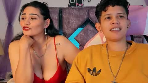 Snapshot of allizon_and_leslie chatting on March 2, 7:15 am LESLIE and ALLIZON online show from March 2, 7:15 am