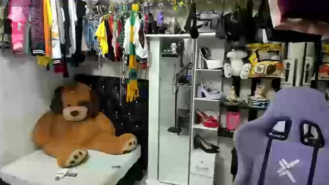 Snapshot of allsson_miller chatting on September 16, 5:58 pm allsson_miller online show from September 16, 5:58 pm