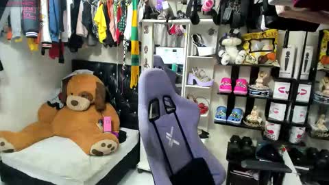 Snapshot of allsson_miller chatting on September 26, 8:13 pm allsson_miller online show from September 26, 8:13 pm