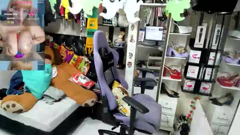 Snapshot of allsson_miller chatting on October 15, 7:03 pm allsson_miller online show from October 15, 7:03 pm