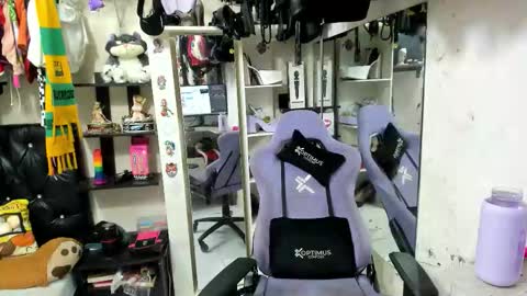 Snapshot of allsson_miller chatting on November 11, 10:10 pm allsson_miller online show from November 11, 10:10 pm