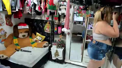 Snapshot of allsson_miller chatting on November 19, 4:01 am allsson_miller online show from November 19, 4:01 am