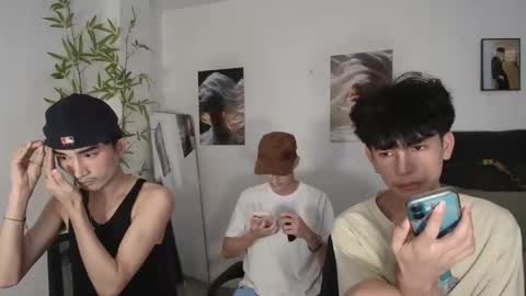 Snapshot of alluring_alpha chatting on May 21, 2:07 am kim and josh online show from May 21, 2:07 am