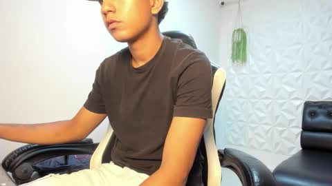 alluringangel01 online show from January 8, 1:08 am