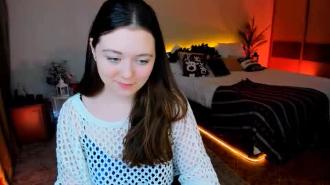 alluringeyess online show from December 19, 5:09 pm