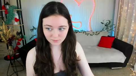 Snapshot of alluringeyess chatting on June 18, 4:22 pm alluringeyess online show from June 18, 4:22 pm