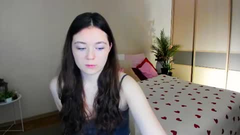 Snapshot of alluringeyess chatting on June 29, 11:21 am alluringeyess online show from June 29, 11:21 am