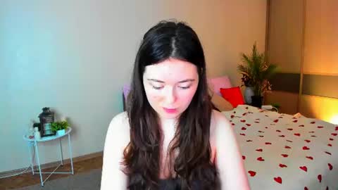 Snapshot of alluringeyess chatting on July 7, 4:48 am alluringeyess online show from July 7, 4:48 am