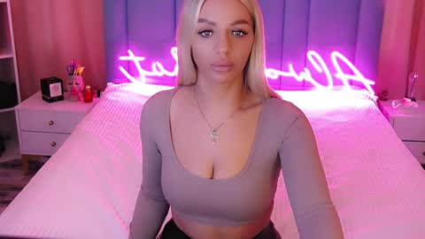 AlwaysHot online show from January 20, 3:04 am