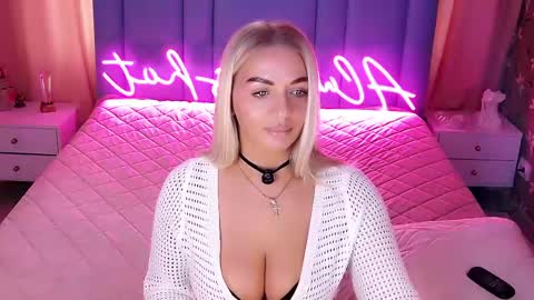 AlwaysHot online show from April 15, 2:29 am