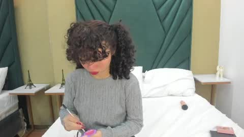 Snapshot of ally_and_noah_ chatting on May 10, 11:37 am ally_and_noah_ online show from May 10, 11:37 am