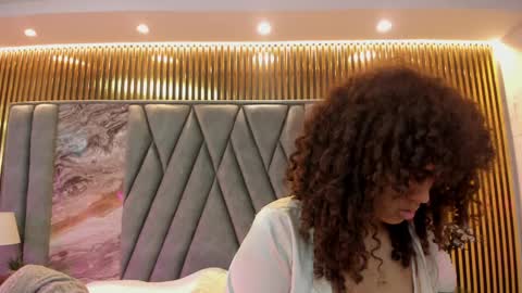 Snapshot of ally_and_noah_ chatting on May 24, 12:21 pm ally_and_noah_ online show from May 24, 12:21 pm