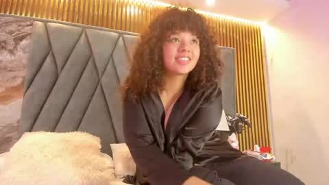 Snapshot of ally_and_noah_ chatting on June 5, 12:11 pm ally_and_noah_ online show from June 5, 12:11 pm