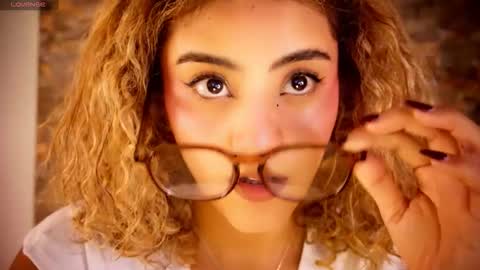 Snapshot of ally_summer chatting on December 3, 2:41 am ally_summer online show from December 3, 2:41 am