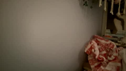 Snapshot of allyanalangel chatting on January 28, 5:32 am allyanalangel online show from January 28, 5:32 am