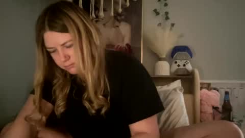 Snapshot of allyanalangel chatting on February 20, 9:00 am allyanalangel online show from February 20, 9:00 am