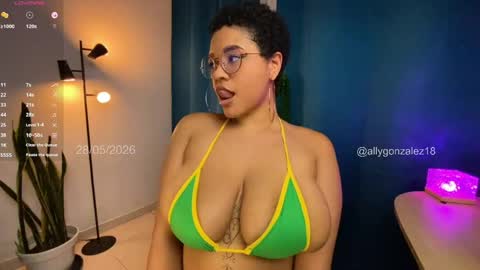 Snapshot of allygonzalez18 chatting on May 29, 12:41 am Ally online show from May 29, 12:41 am