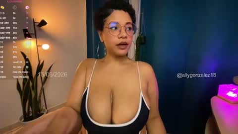 Snapshot of allygonzalez18 chatting on June 15, 10:28 am Ally online show from June 15, 10:28 am