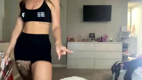 Ally Mae online show from October 17, 1:09 am