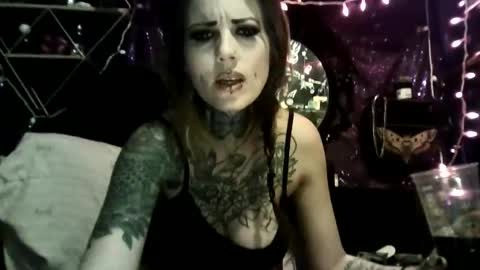 allymoon1369 online show from March 25, 8:09 am