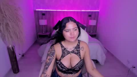 allyson_brownn online show from December 1, 9:53 pm
